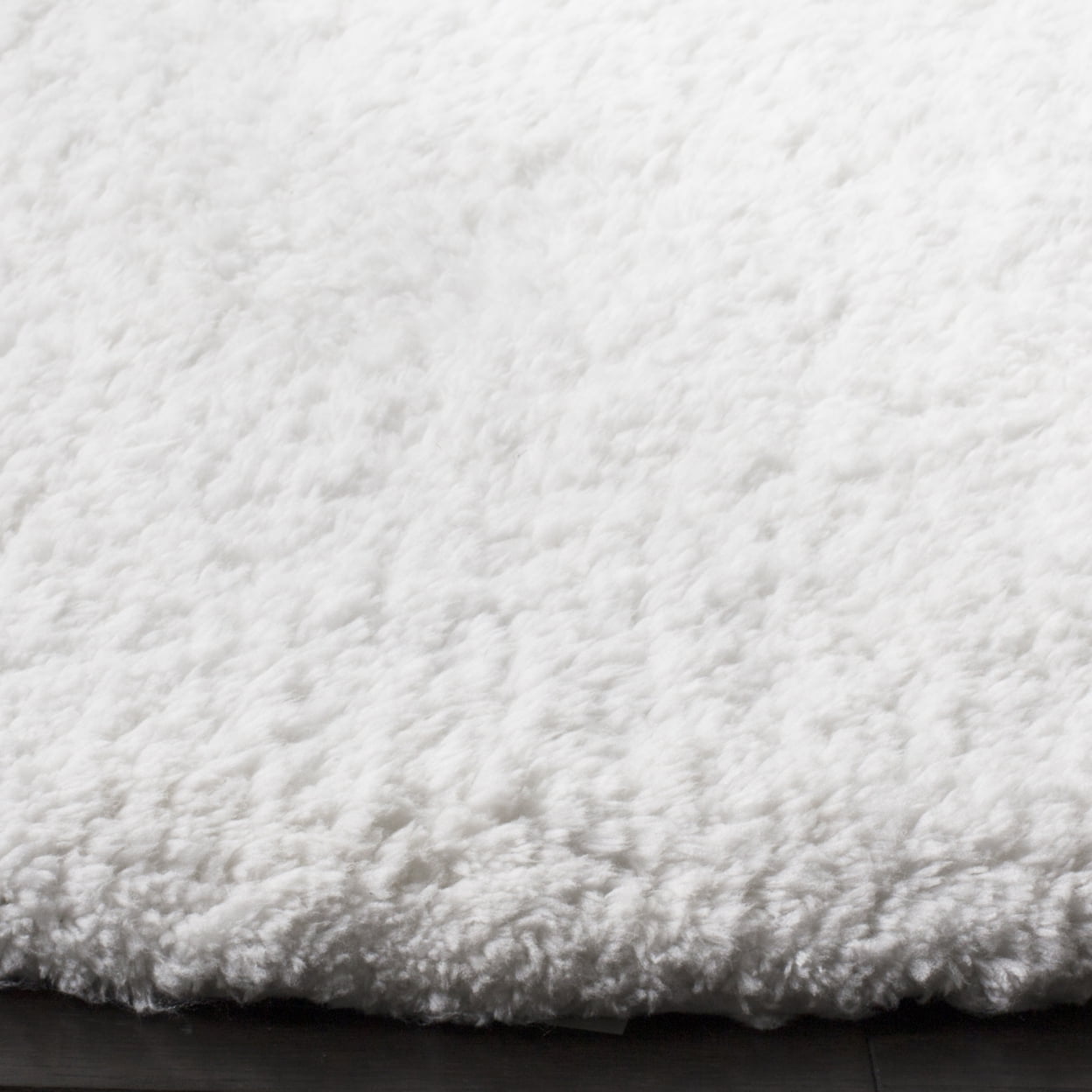 SAFAVIEH Sybella Solid Plush Polyester Sheep Shag Area Rug, Ivory, 4' x 6'
