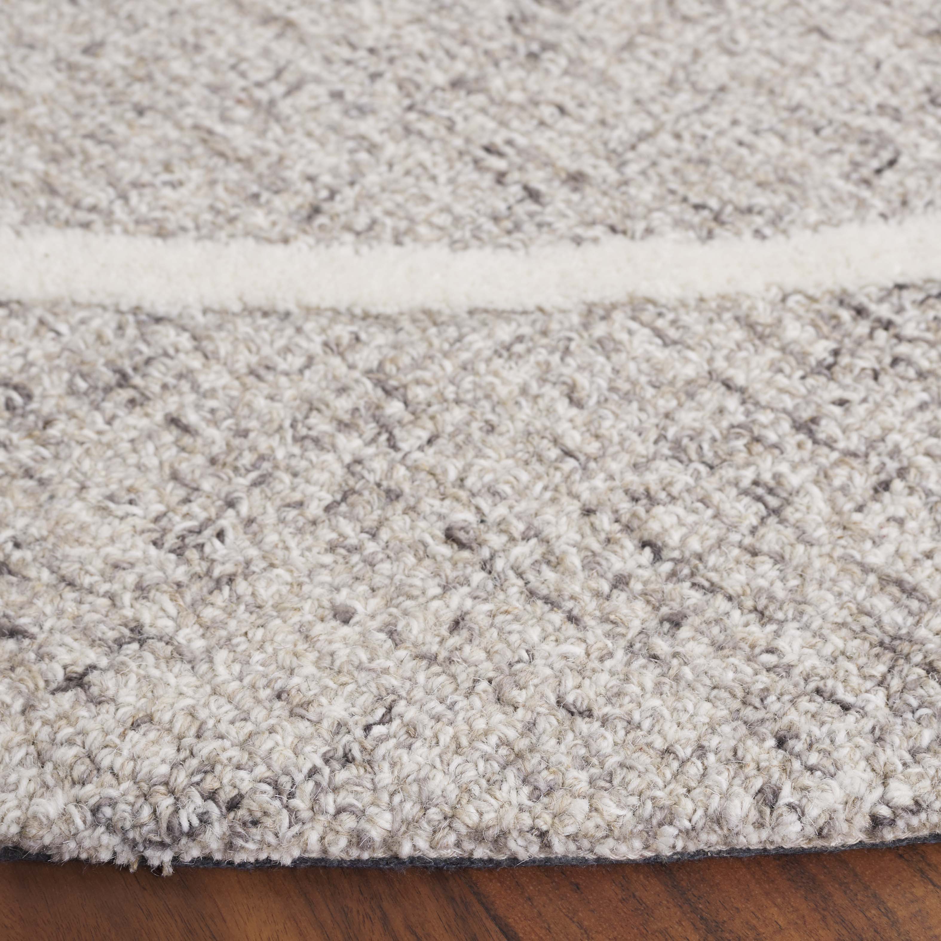SAFAVIEH Ebony Ema Bordered Area Rug, Gray/Ivory, 6' x 6' Round