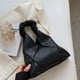 thumbnail image 4 of Nuevo bolso de hombro de PU portátil para mujer con diseño de nicho francés plisado en forma de nube rómbica negro, 4 of 5