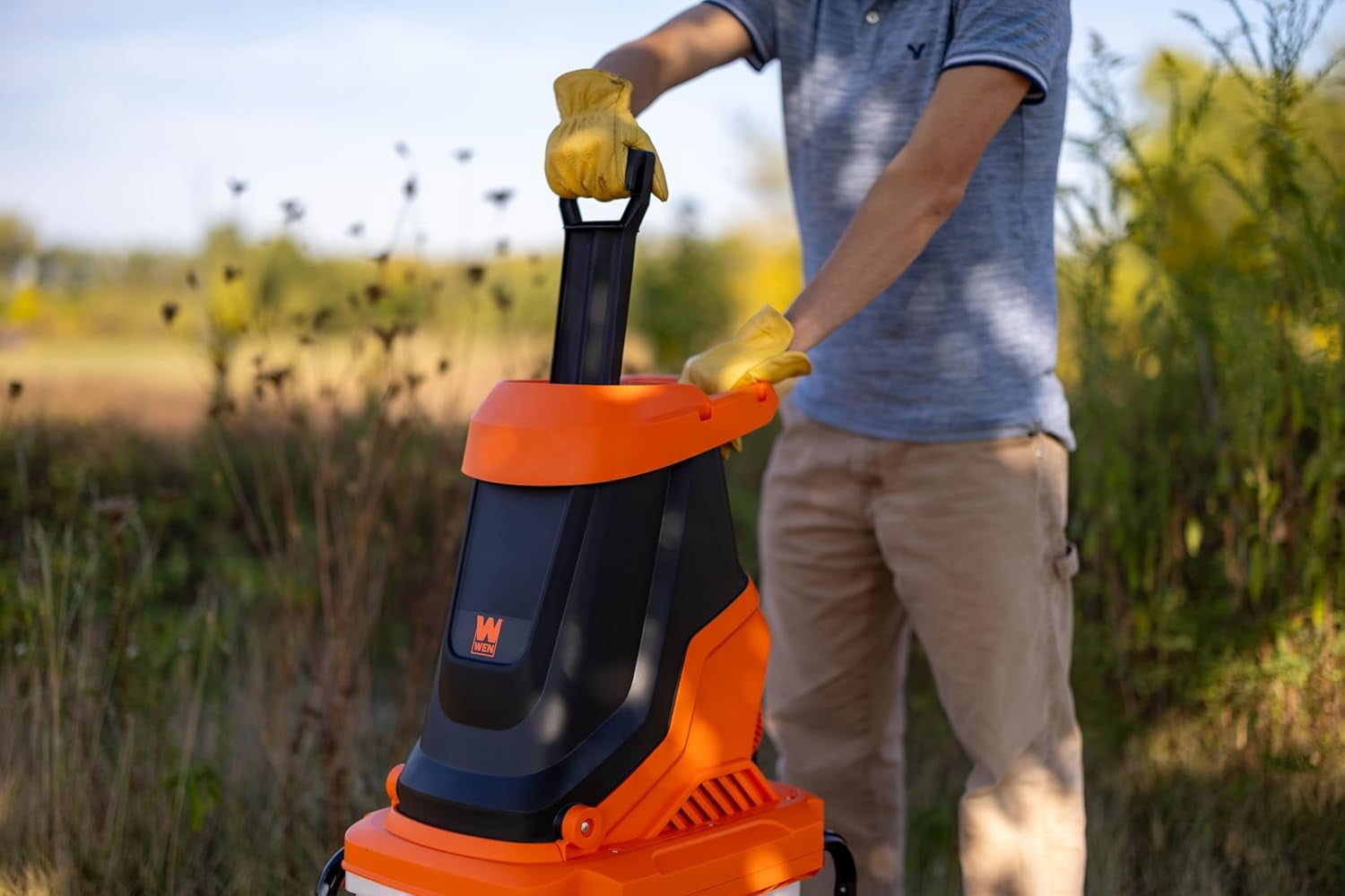 Electric Wood Chipper and Shredder, 15-Amp with 13-Gallon Enclosed Collection Bin (41130)