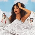 thumbnail image 4 of Funda de almohada Kitsch Wonder Woman de satén tamaño queen o estándar, 4 of 4