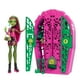 thumbnail image 1 of Set de muñecas y accesorios Skulltimate Secrets de Monster High, Garden Mysteries Venus McFlytrap con armario revelador y más de 19 sorpresas para fiestas de té, como ropa, 1 of 6