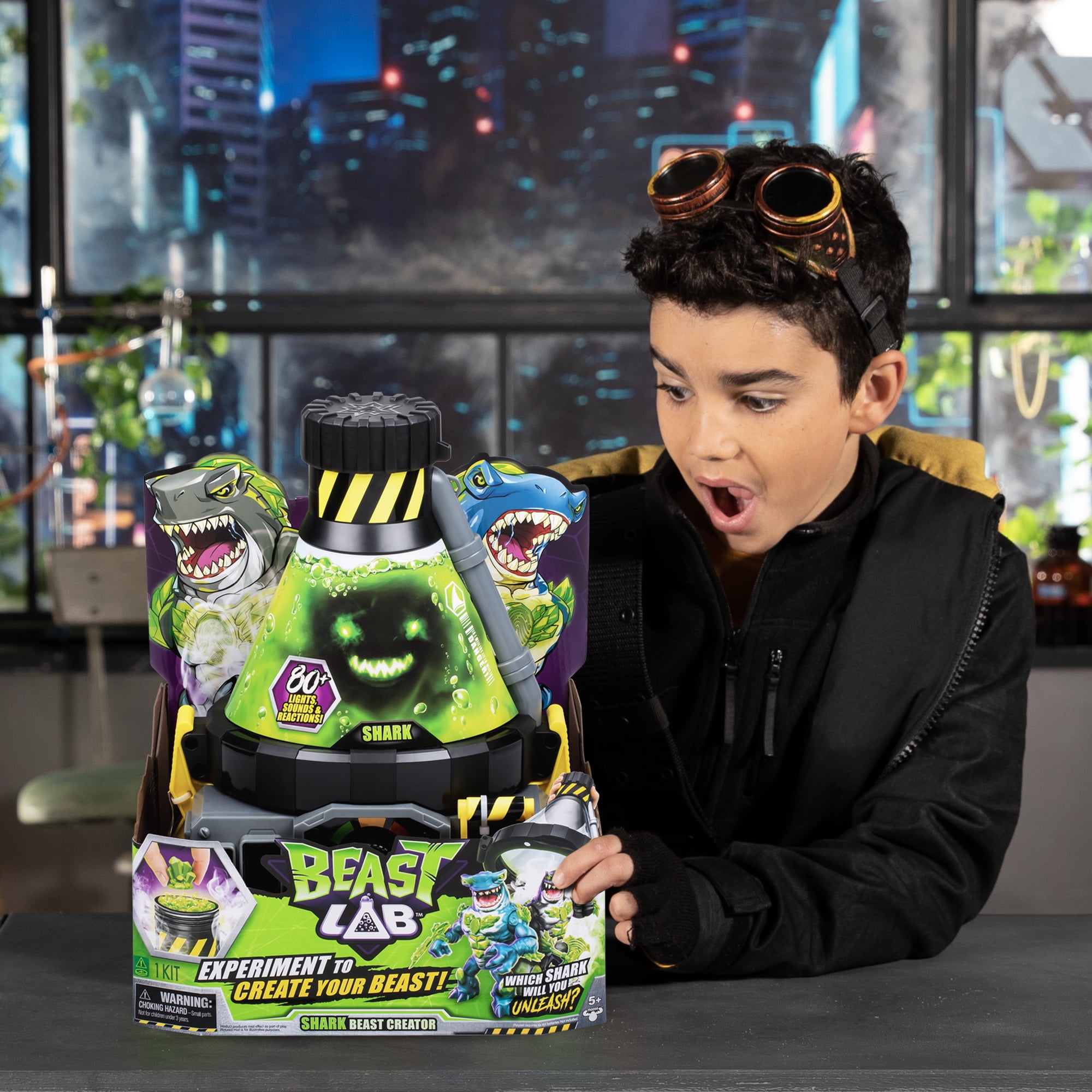 Beast Lab Shark Beast Creator Real Bio Mist and 80+ Lights, Sounds and Reactions, Ages 5+