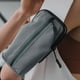 thumbnail image 4 of Brazalete para Teléfono para Correr, Portacelular Deportivo con Correa Ajustable, Bolsillo con Cremallera con Franja Reflectante, 18 x 9.5 cm para Ejercicio, Trote y Actividades al Aire Libre., 4 of 6