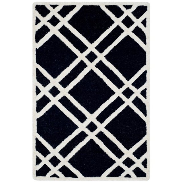 Safavieh Cambridge Collection CAM142E Handmade Moroccan Geometric Black and Ivory Premium Wool Square Area Rug (6' Square)