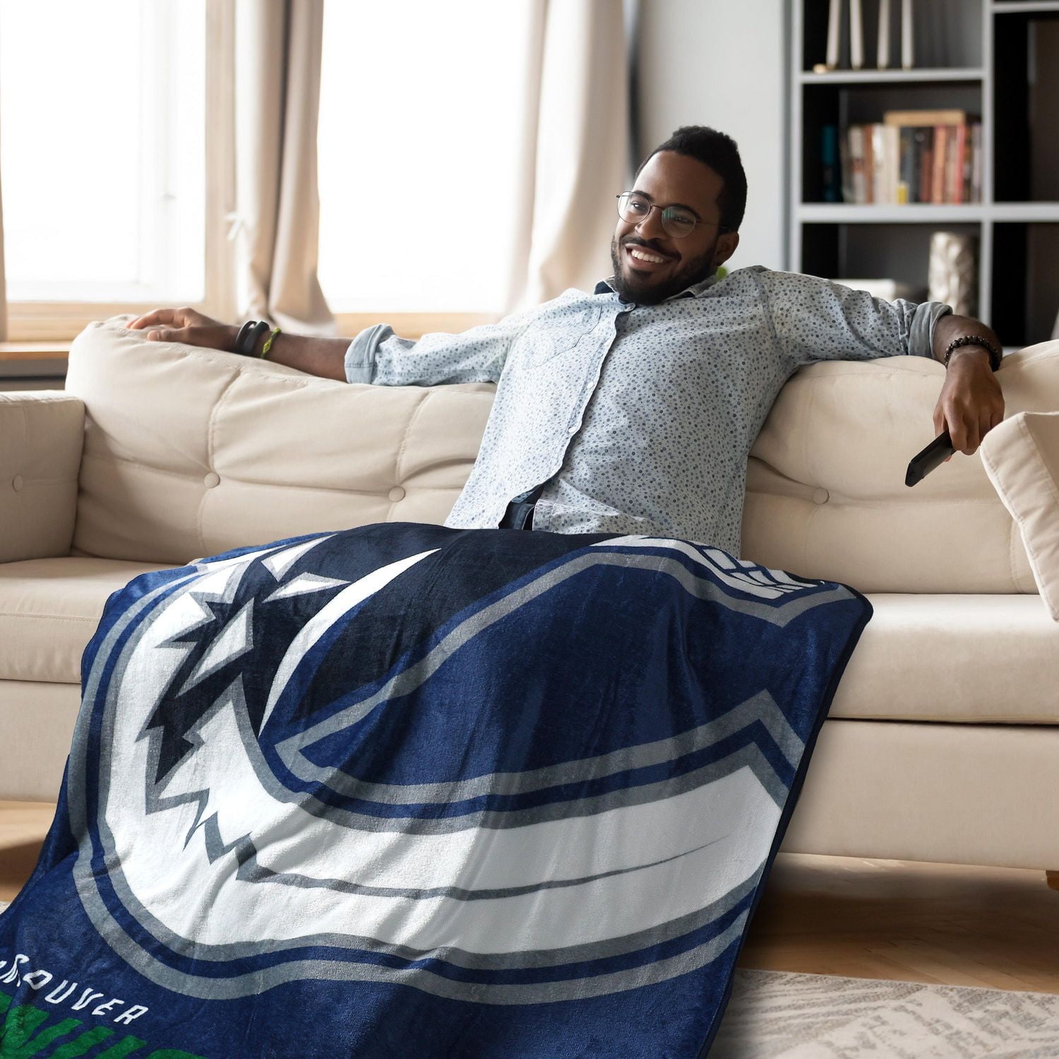 NHL Vancouver Canucks Plush Throw Blanket, 50" x 60"