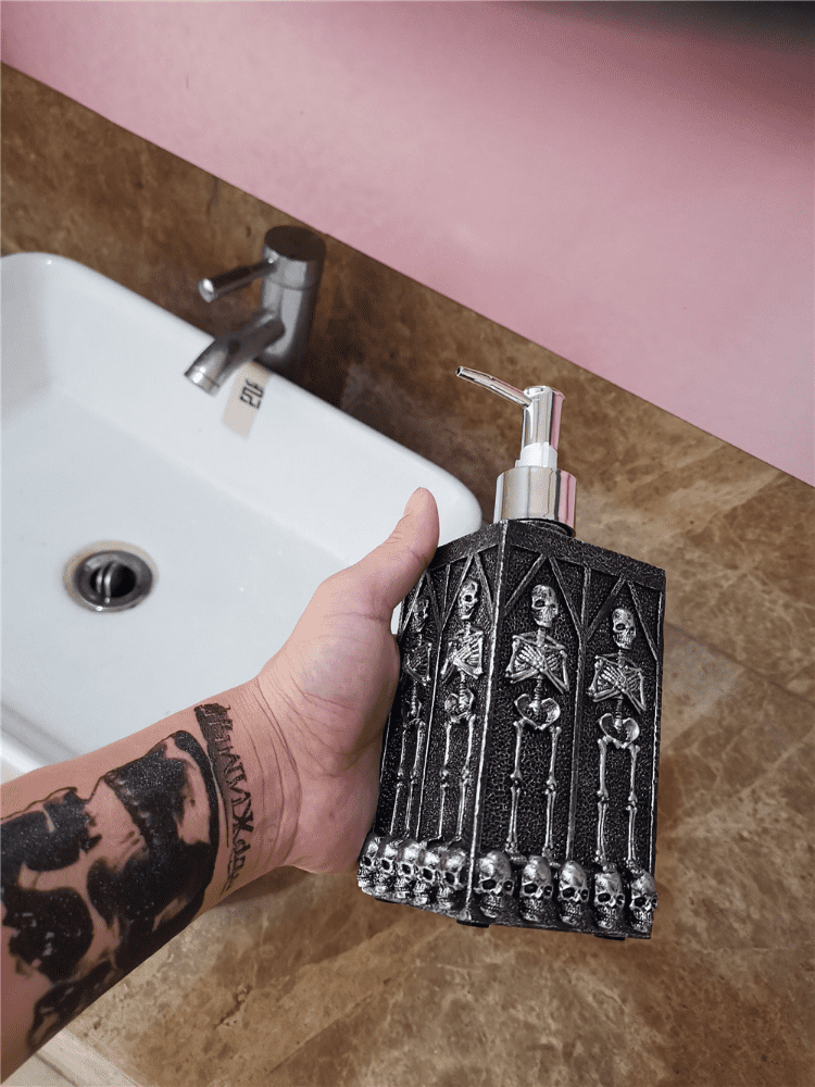 Skull Soap Dispenser Refillable Hand Liquid Lotion Bottle Punk Skeleton Sanitizer Container for Kitchen Bathroom Halloween Decoration 450ML Gifts