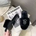 thumbnail image 1 of Zapatillas de algodón peludas para mujer, calzado cálido para el hogar, zapatillas de diamantes brillantes, zapatos ligeros de moda para exteriores, otoño e invierno, nuevo, 1 of 5