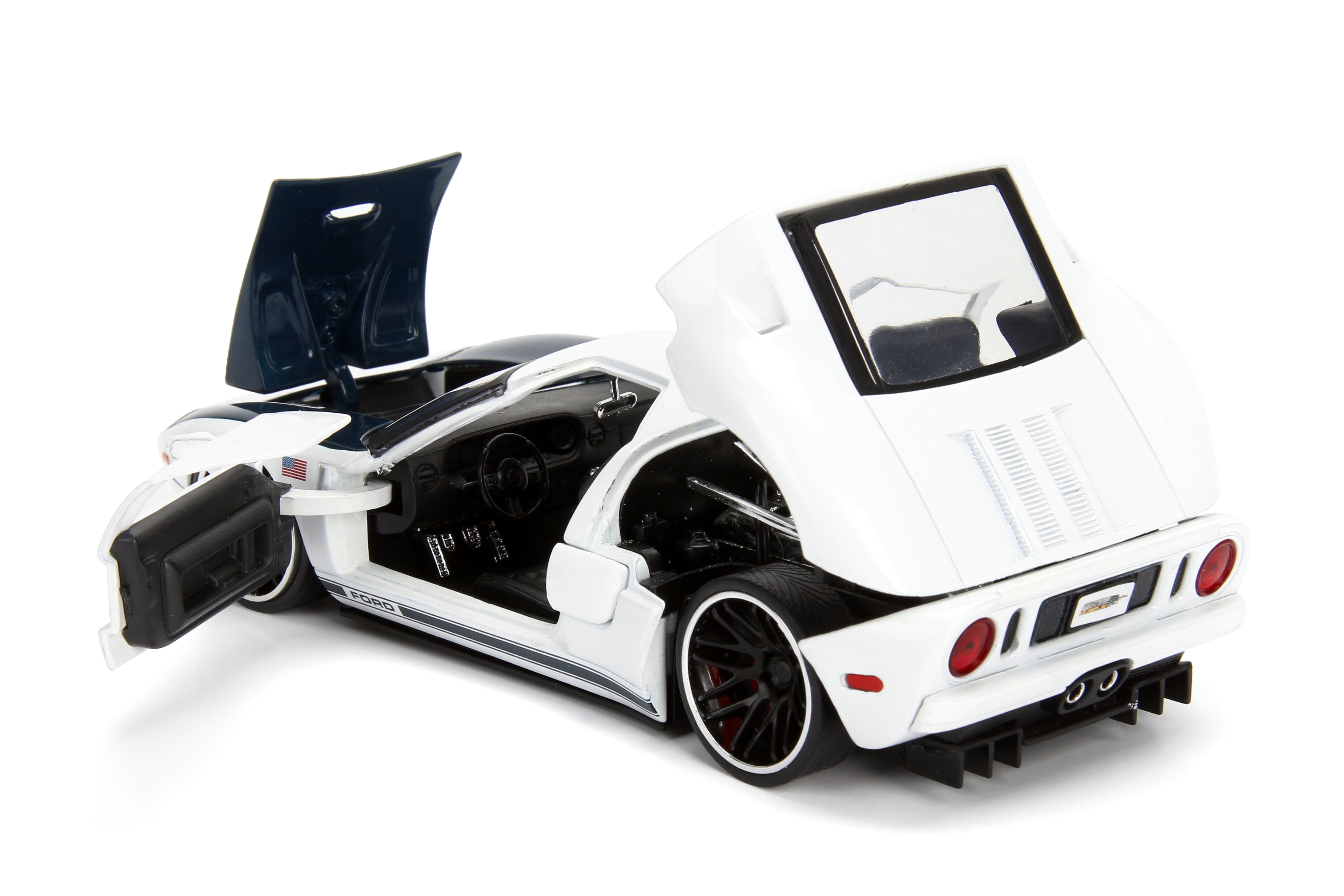 Amazon.com: Jada 2005 Ford GT Silver with Orange Stripe