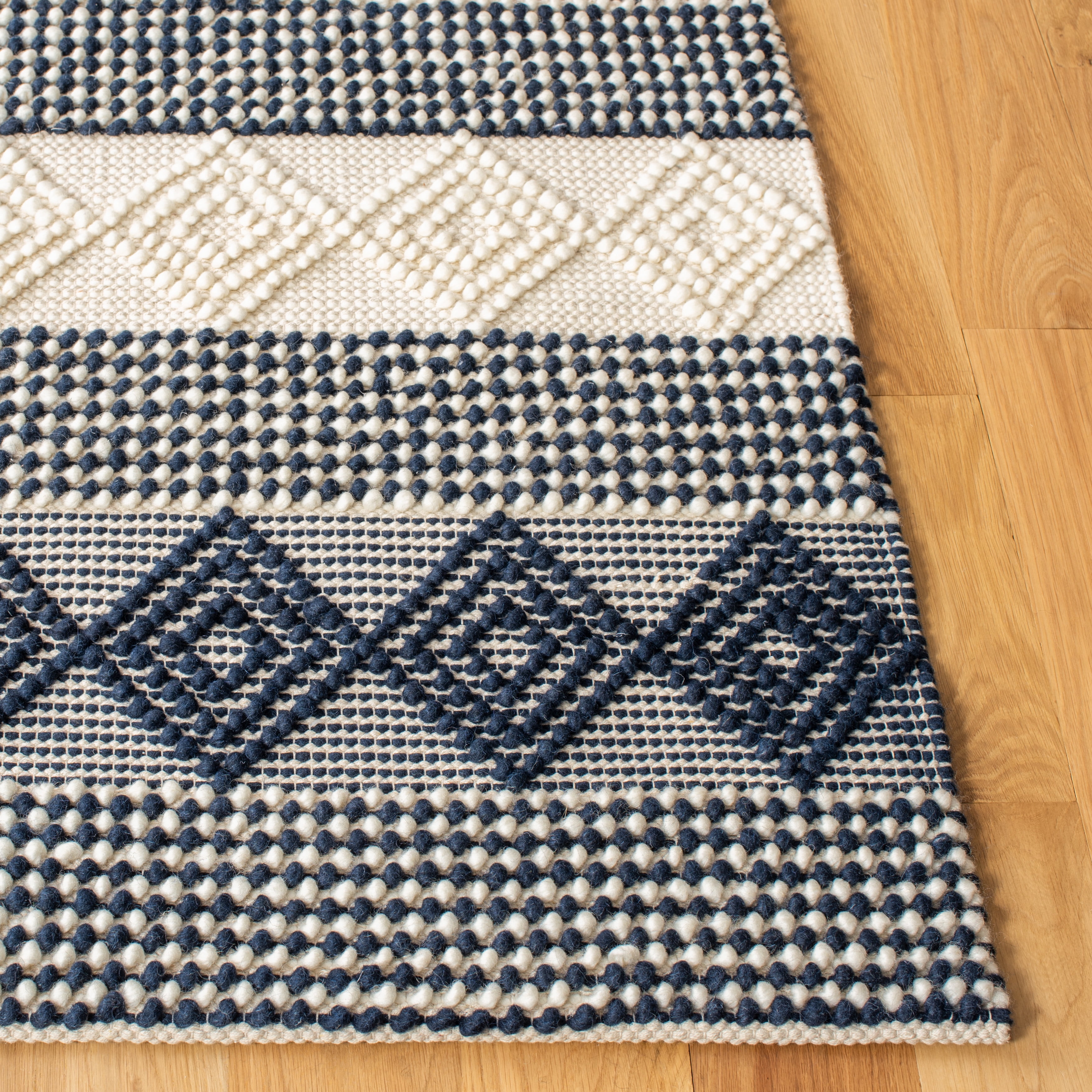 SAFAVIEH Natura Carly Geometric Area Rug, Navy/Ivory, 8' x 10'