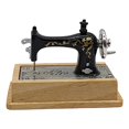 thumbnail image 1 of Máquina de coser vintage para adornos en miniatura para casa de muñecas (3 tipos opcionales) Tapa de tabla 2, 1 of 6