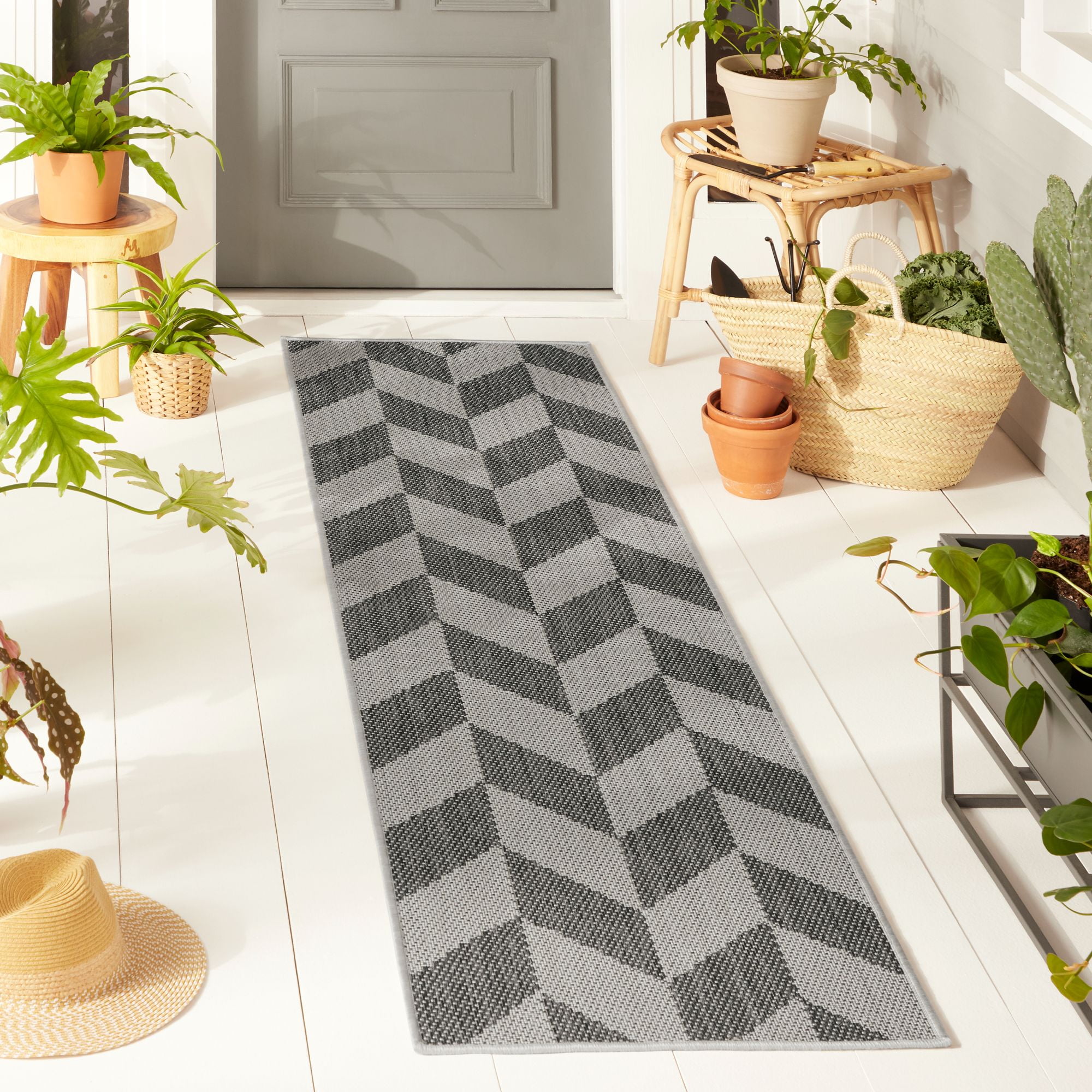 Nicole Miller New York Patio Country Calla Contemporary Herringbone Indoor/Outdoor Runner Area Rug, Black/Grey, 1'9"x7'2"