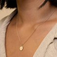 thumbnail image 4 of F Collar con inicial de oro, colgante con letra grabada, joyería, regalo de Navidad, mamá, 4 of 4