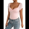 thumbnail image 3 of Body de Corta con Cuello en Forma de Corazón para Mujer, Corte Entallado, Estilo Moderno, Mono Básico, Camisetas. Rosa L, 3 of 7