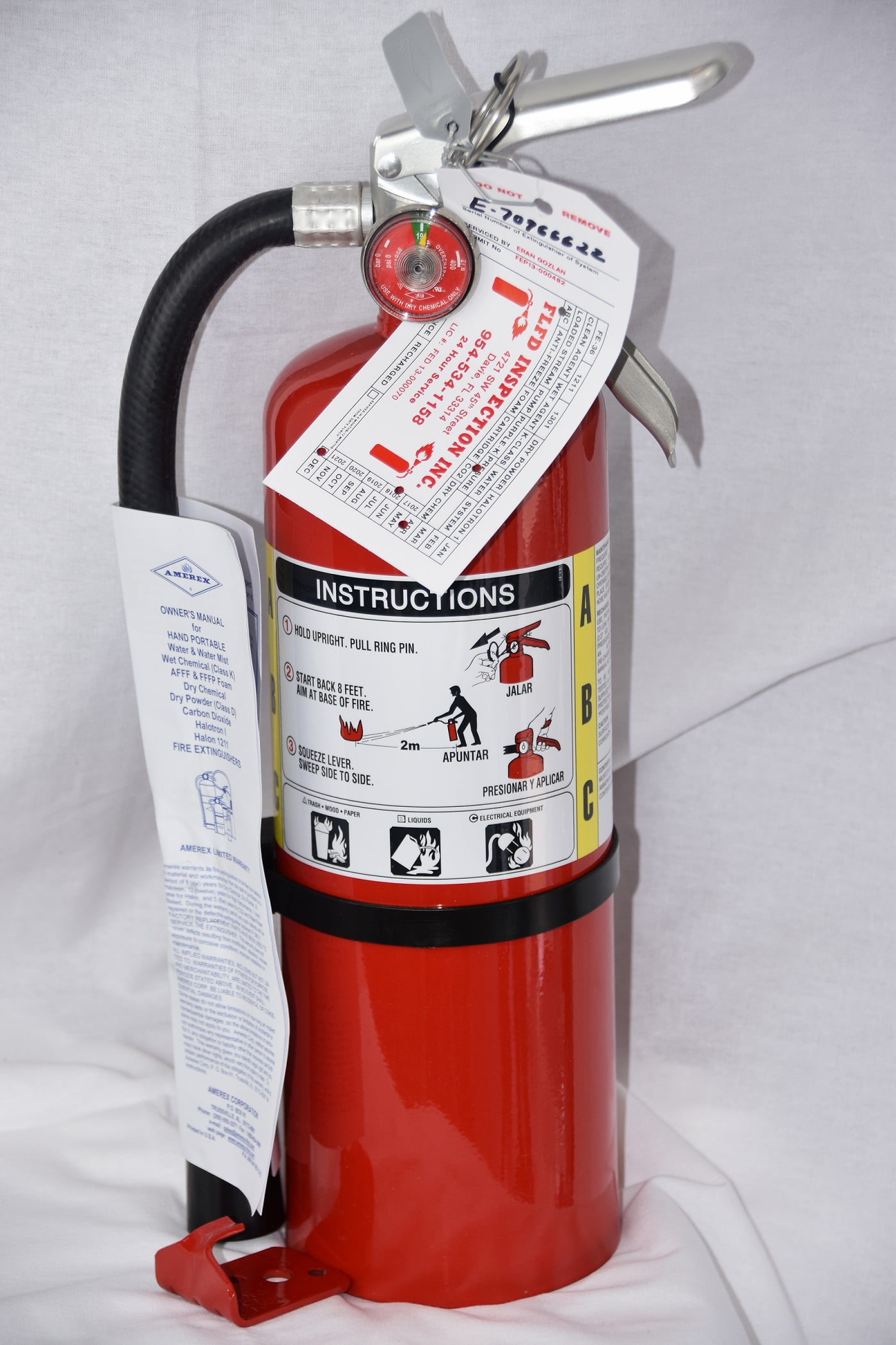 USA Plastic HO Scale Red Fire Extinguisher 3 Pack 870886 