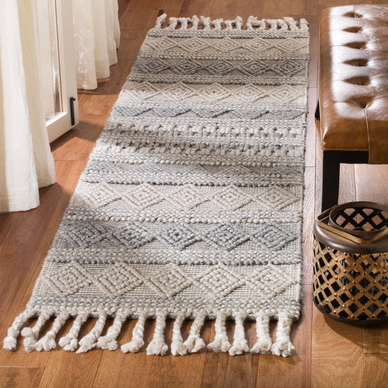 SAFAVIEH Natura Aphrodite Geometric Runner Rug, Silver, 2'3" x 12'