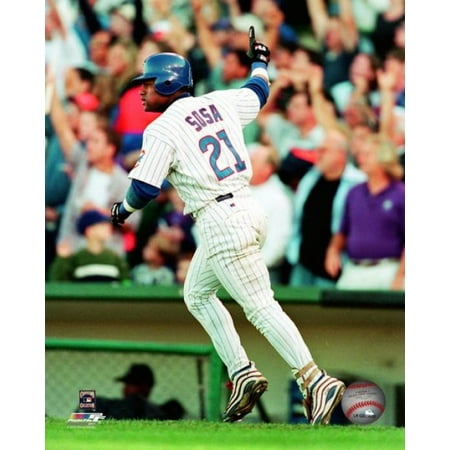 - Sammy Sosa 60th Home Run 1999 Action Photo Print