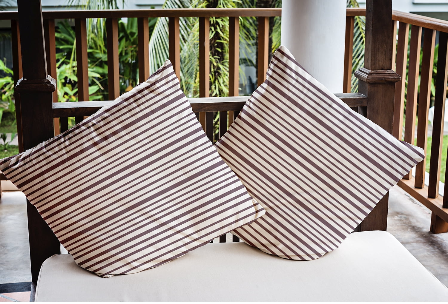 20" x 20" Simply Daisy Loom Lines Polyester Indoor/Outdoor Pillow, Dusty Purple Qty 1
