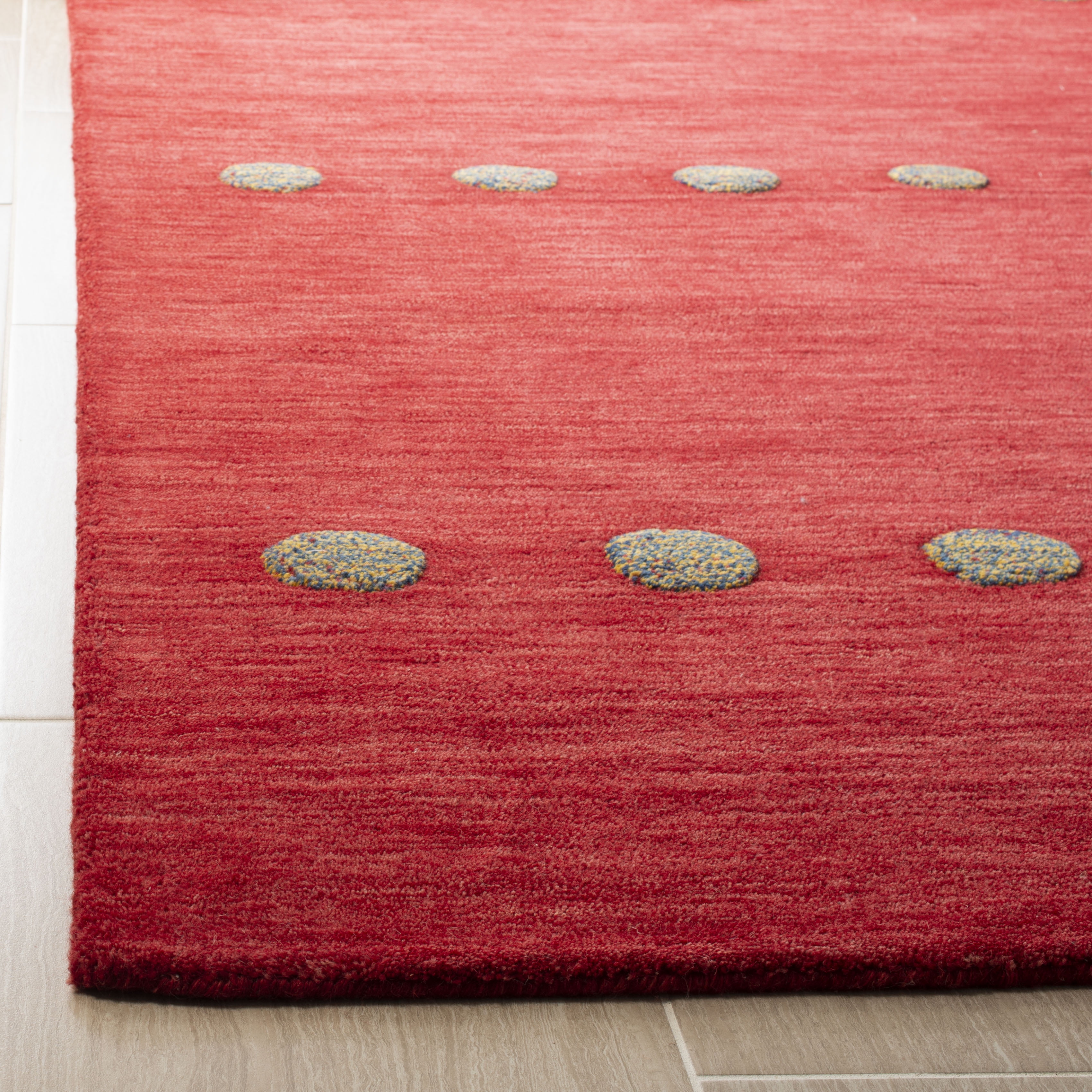 Safavieh Himalaya Derbhile Solid Wool Area Rug, Red, 6' x 6' Square