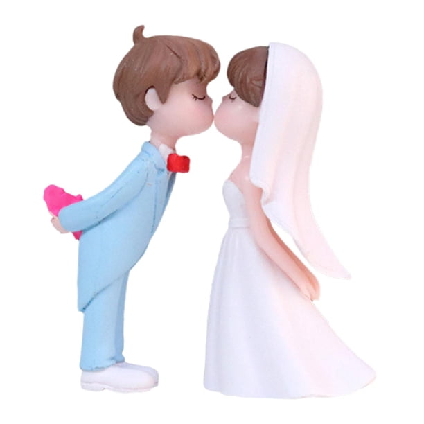Adorno rústico para tarta de boda con forma de novio y novia besándose. Azul blanco