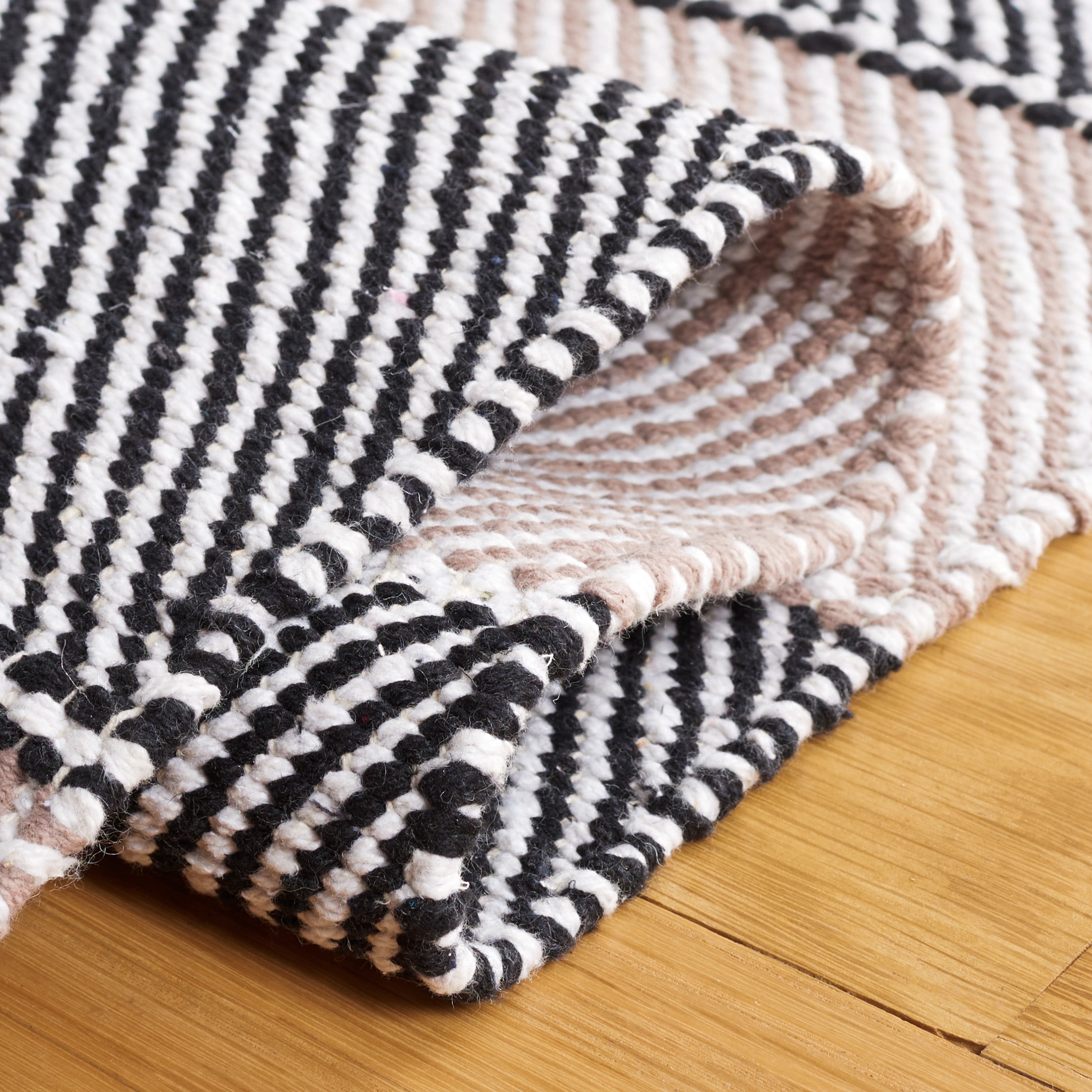 SAFAVIEH Striped Kilim Yadira Striped Cotton Area Rug, Ivory/Black, 4' x 6'