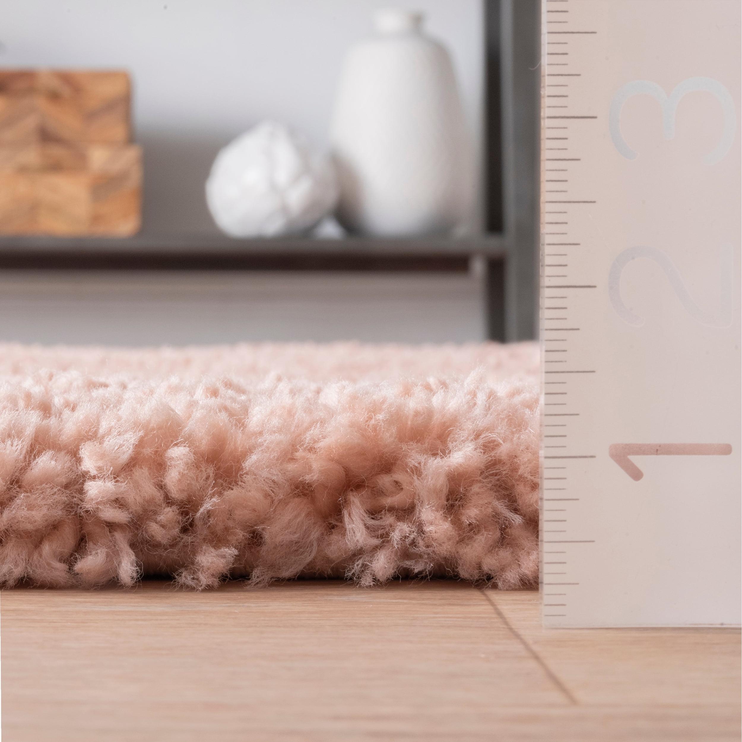 nuLOOM Neva Modern Tasseled Shag Blush 2' x 3' Modern Area Rug
