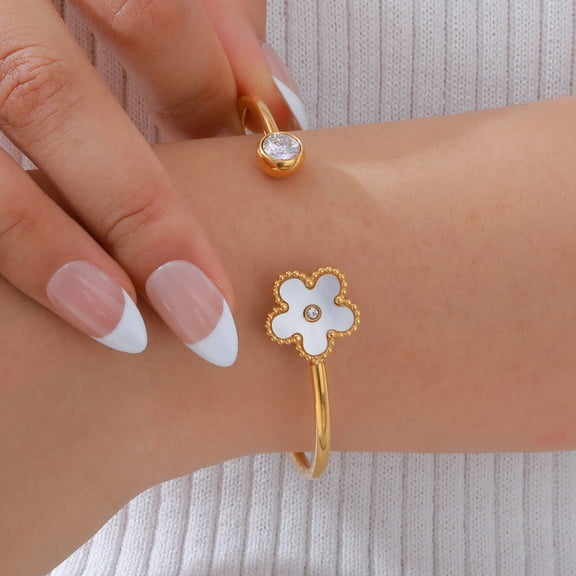 Lucky Clover Cuff Bracelet for Women, Dainty 18K Gold Plated Five Leaf Shell Cuff Bracelets with Cubic Zirconia, Stainless Steel Hypoallergenic Jewelry Gift for Women