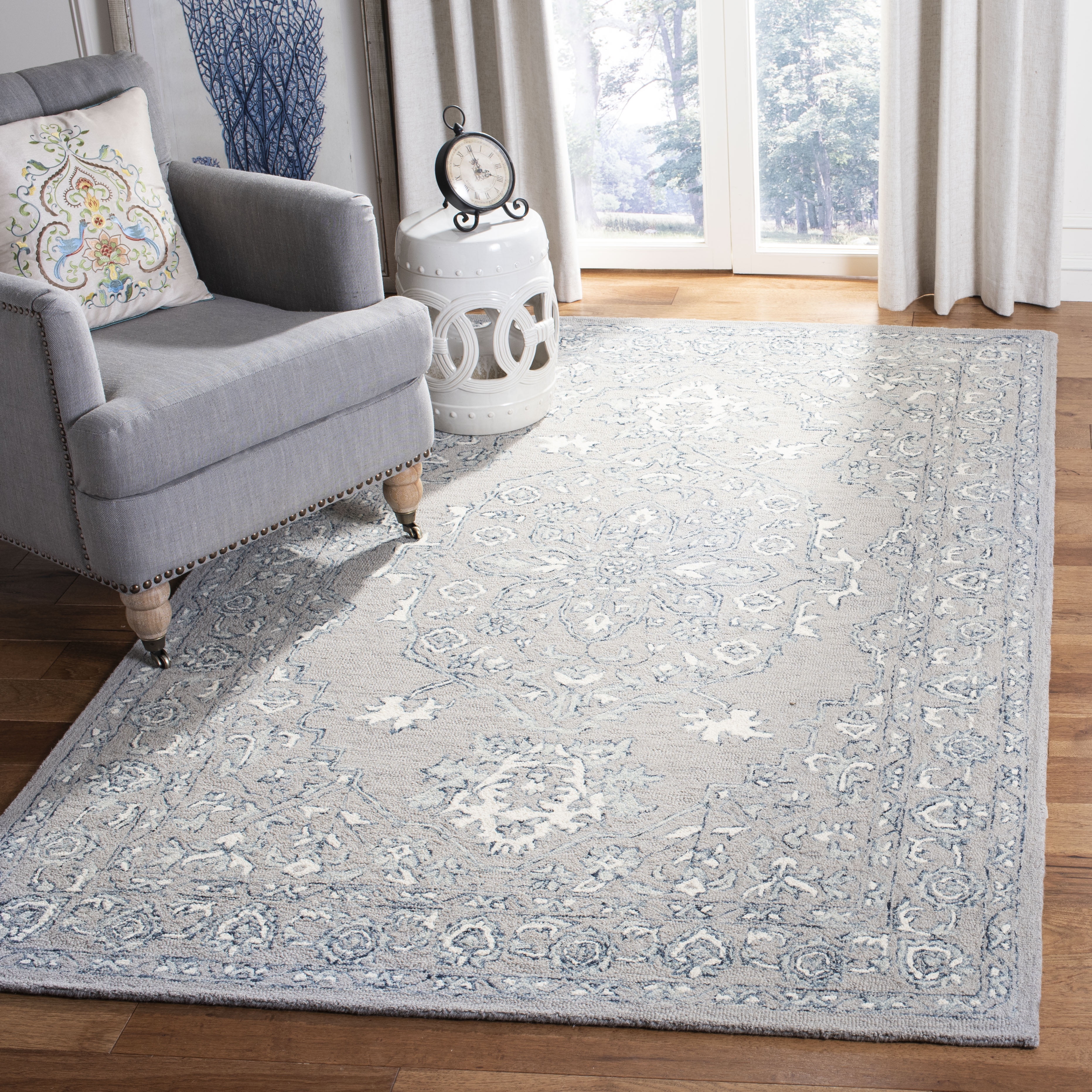 SAFAVIEH Micro-Loop Britton Floral Bordered Wool Area Rug, Light Grey ...