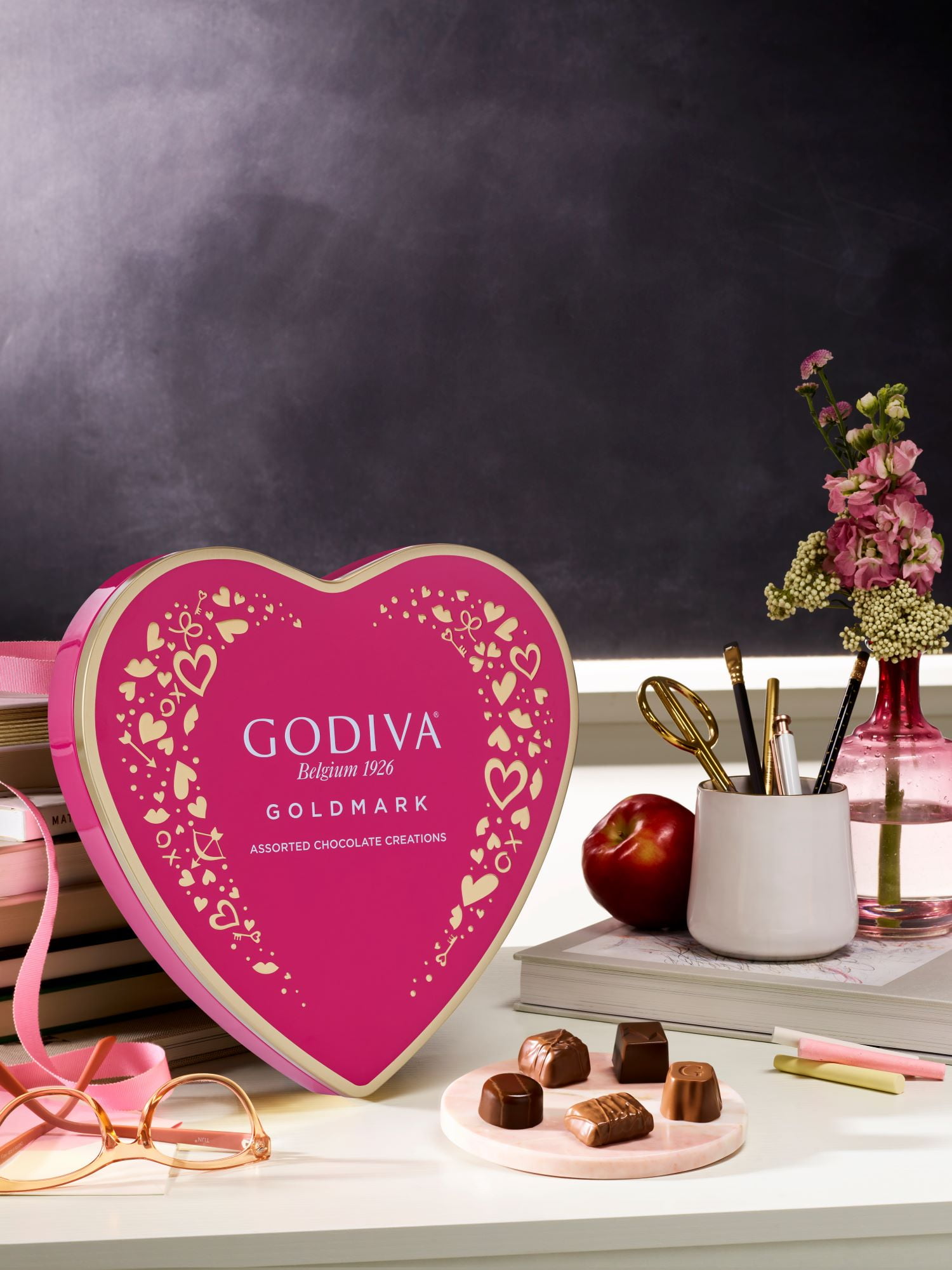 Godiva Goldmark Heart Chocolate Box, Valentine's Day Gift, 14 Pc