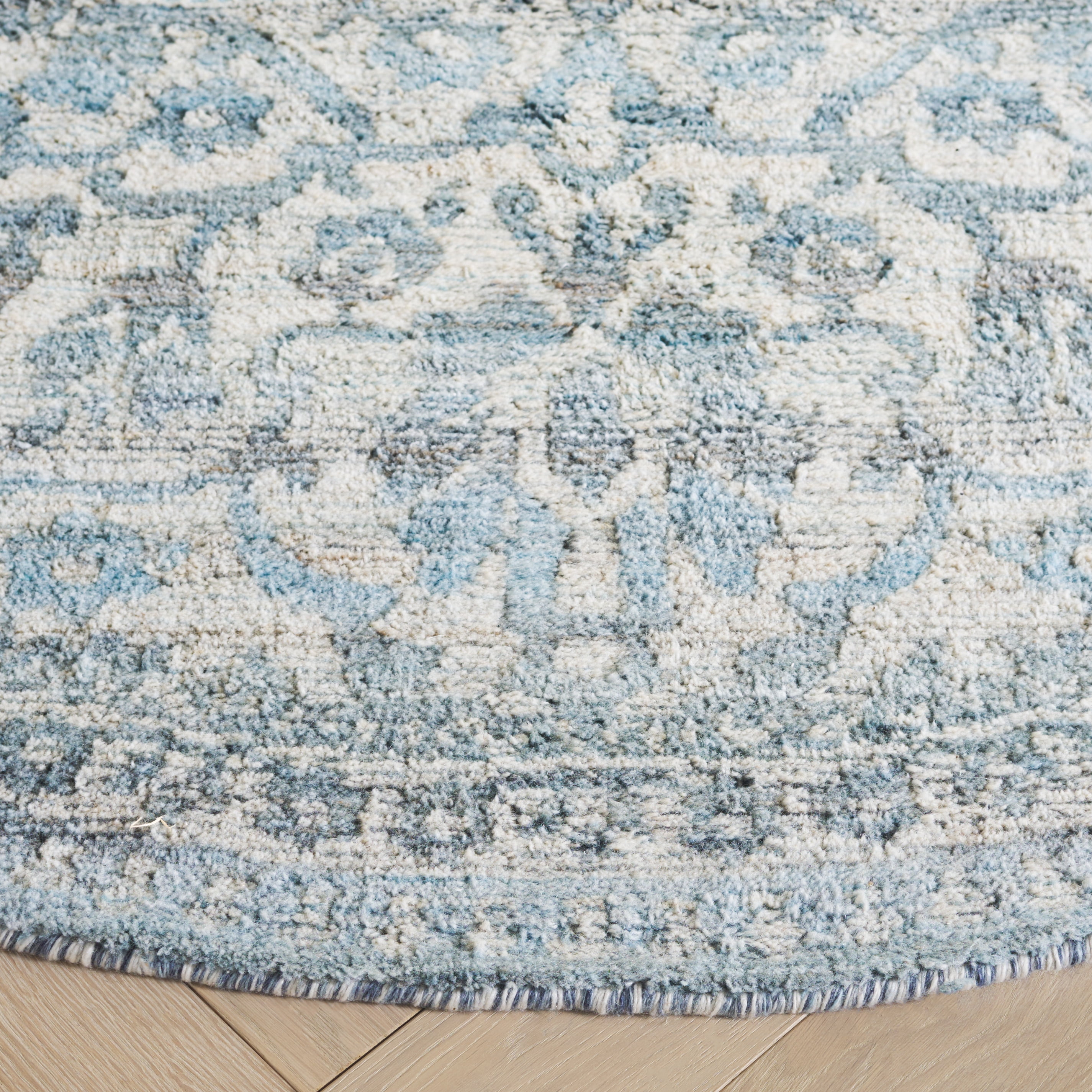 SAFAVIEH Marquee Patrice Medallion Area Rug, Blue/Grey, 6' x 6' Round