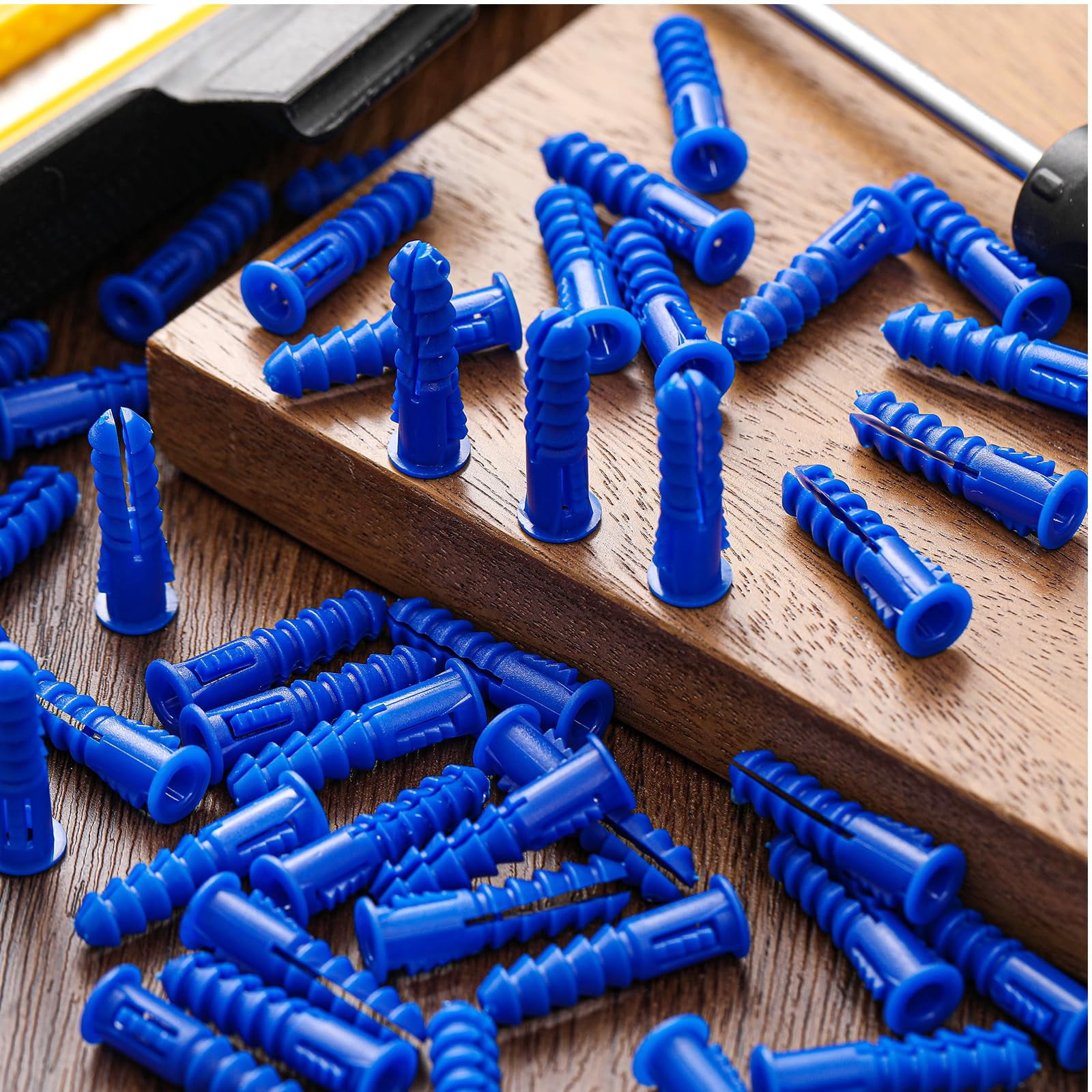 500 Pcs #4-6-8 x 7/8 Inch Ribbed Lightweight Plastic Anchors Drywall Anchors for Hollow Walls Pictures Artwork Decor Light Duty Anchoring Application (Yellow)