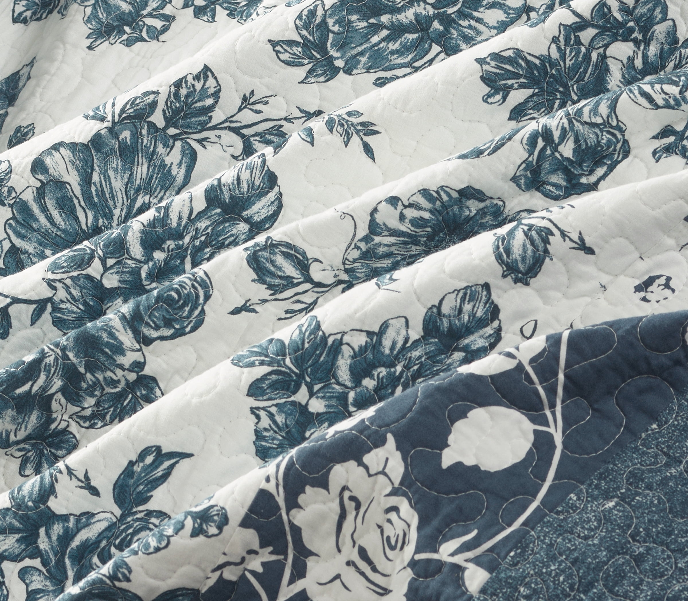 The Pioneer Woman Avery Cotton Patchwork Quilt, Full/Queen, Blue Dust