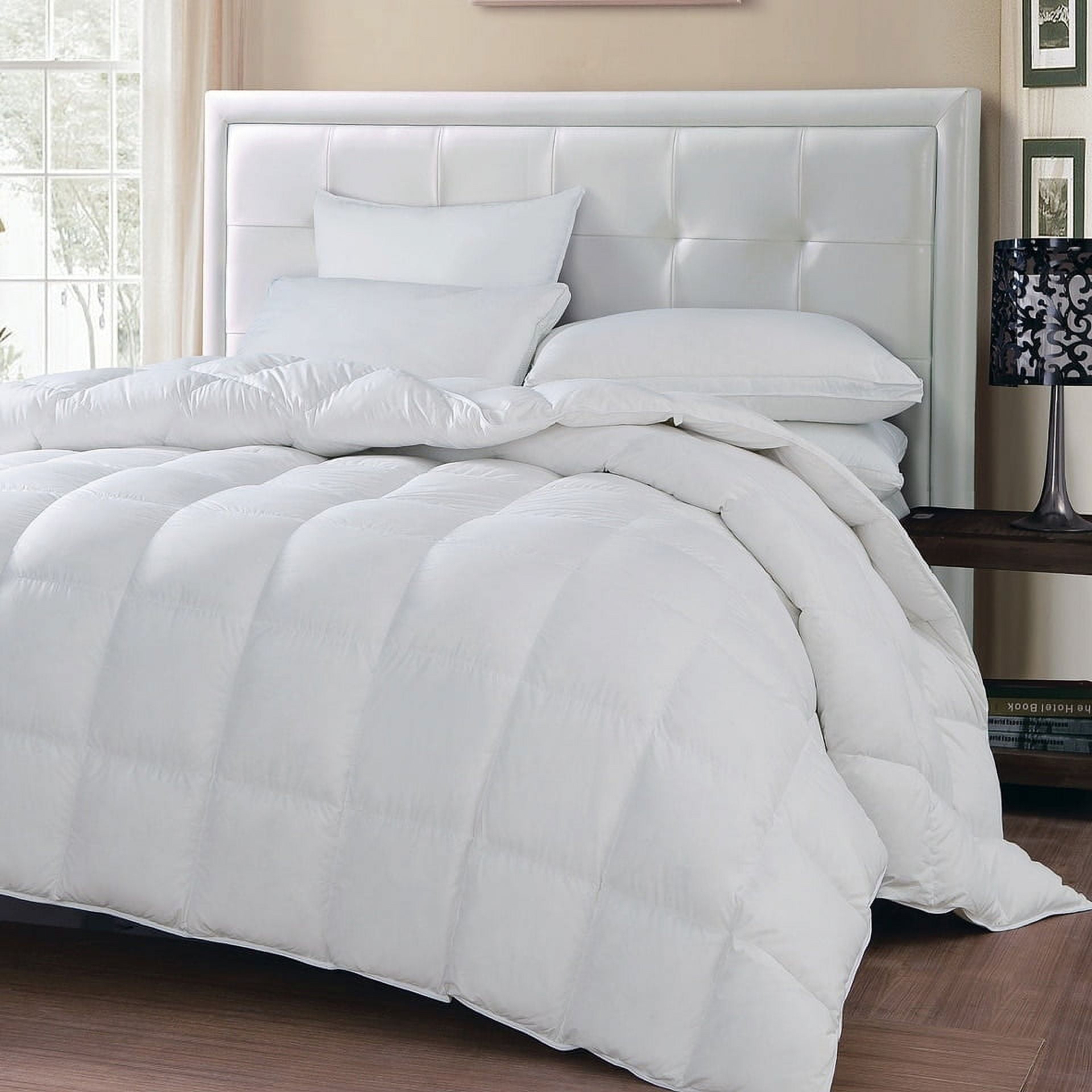 Hotel Grand All Season White Goose Down and Feather Comforter Twin