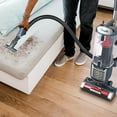 thumbnail image 2 of L’aspirateur vertical Shark® Rotator® pour animaux, 2 of 9