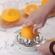 thumbnail image 5 of Exprimidor de limón de acero inoxidable | Extractor de jugo de cítricos con tazón | Prensa manual duradera para naranjas, limones, limas | Diseño fácil de limpiar seguro para alimentos | Herramienta, 5 of 9