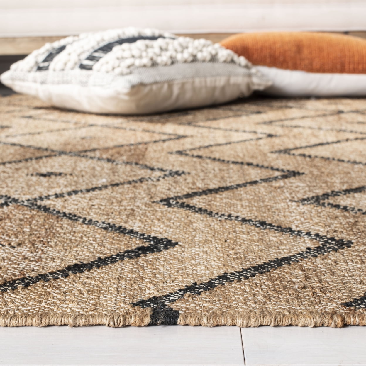 SAFAVIEH Kilim Wesley Geometric Area Rug, Natural/Charcoal, 7' x 7' Square