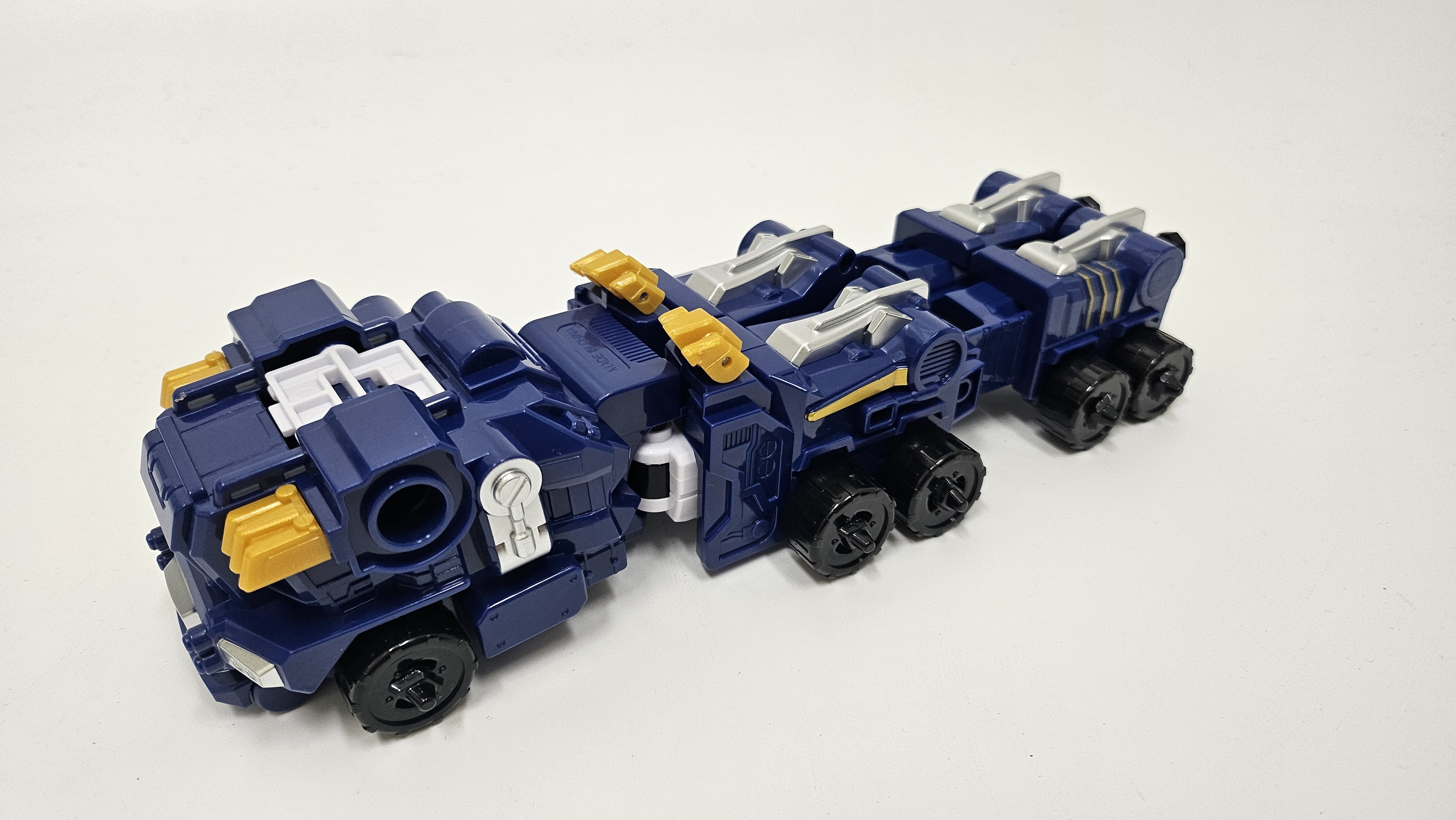 Tobot V Ultra Commander Transformation Robot - Robot Car Transformation 7in x 6 in x 3.5 in [Parallel imports]