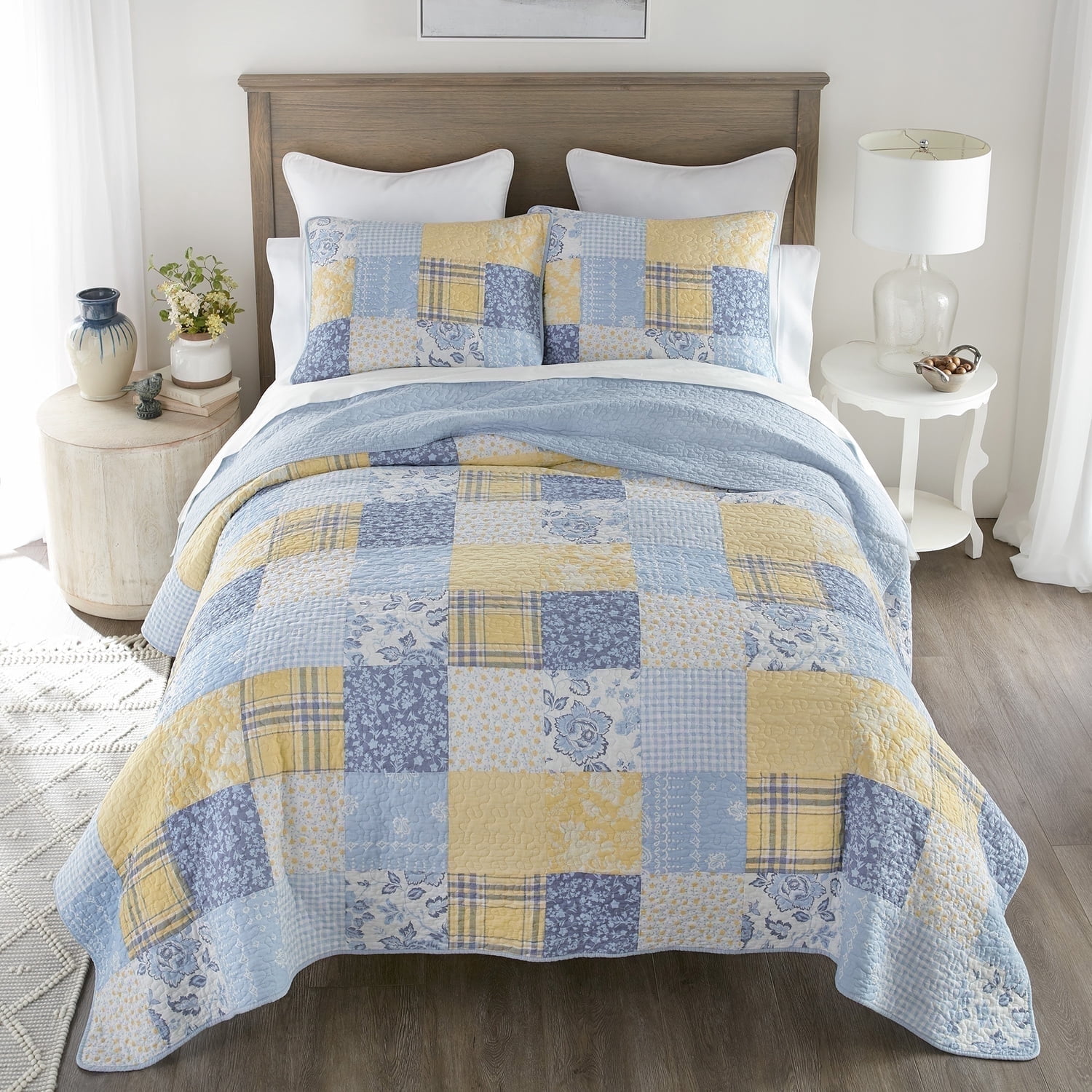 Donna Sharp Spring Flowers King Pieced Cotton 3PC Quilt Set