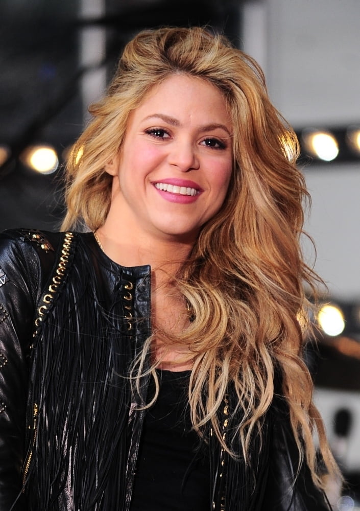 Shakira On Stage For Nbc Today Show Concert With Shakira Photo Print (8
