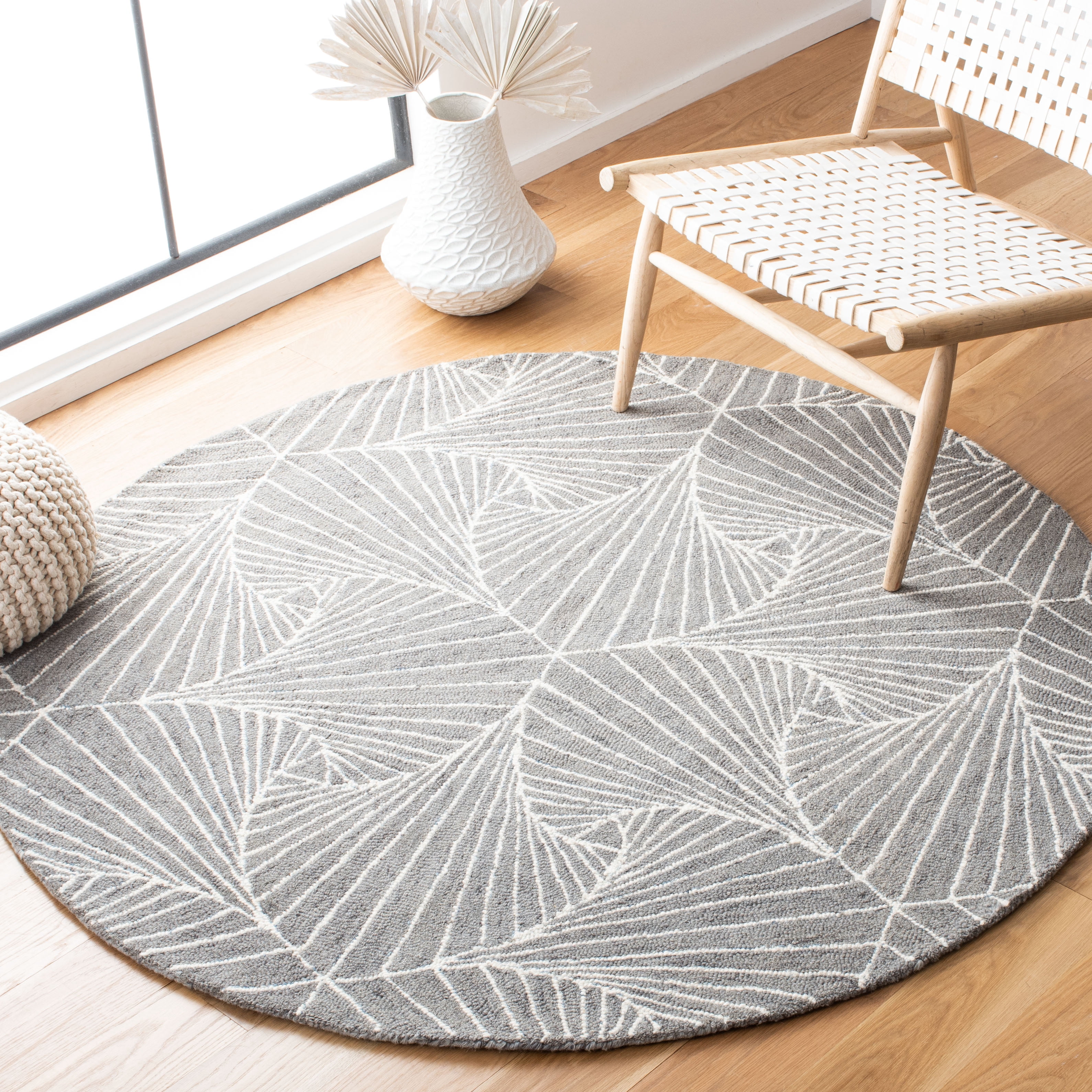 SAFAVIEH Micro-Loop Carver Geometric Area Rug, Grey/Ivory, 5' x 5' Round