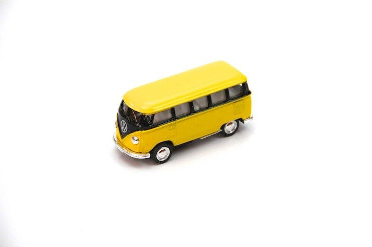 2.5" Kinsmart 1962 Volkswagen Bus Diecast Toy Car Keychain 1:64 Pastel Yellow 
