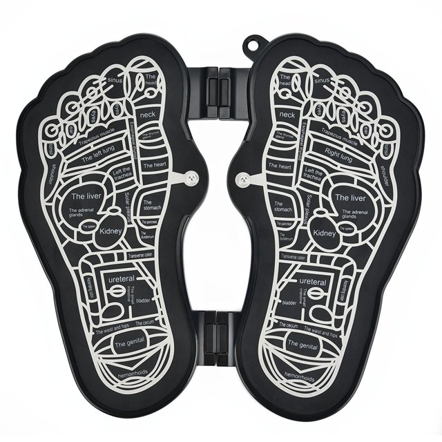 almohadilla inteligente ems para masajear los pies, esterilla inalámbrica de fisioterapia por impulsos, 6 modos, 19 niveles de intensidad, micro corriente, vibración para los pies Vista cenital de almohadilla plegable negra compuesta por dos piezas en forma de pie unidas por bisagras, diagramas de reflexología impresos en blanco sobre la superficie de microfibra sintética; tamaño de almohadilla 30 x 30 cm (especificación), puntos de contacto visibles para estimulación EMS, diseño portátil apto para uso doméstico y de viaje, adecuada para relajar la planta del pie.