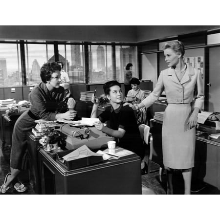 The Best Of Everything Hope Lange 1959 Tm And Copyright  20Th Century Fox Film Corp All Rights Reserved Courtesy Everett Collection Photo