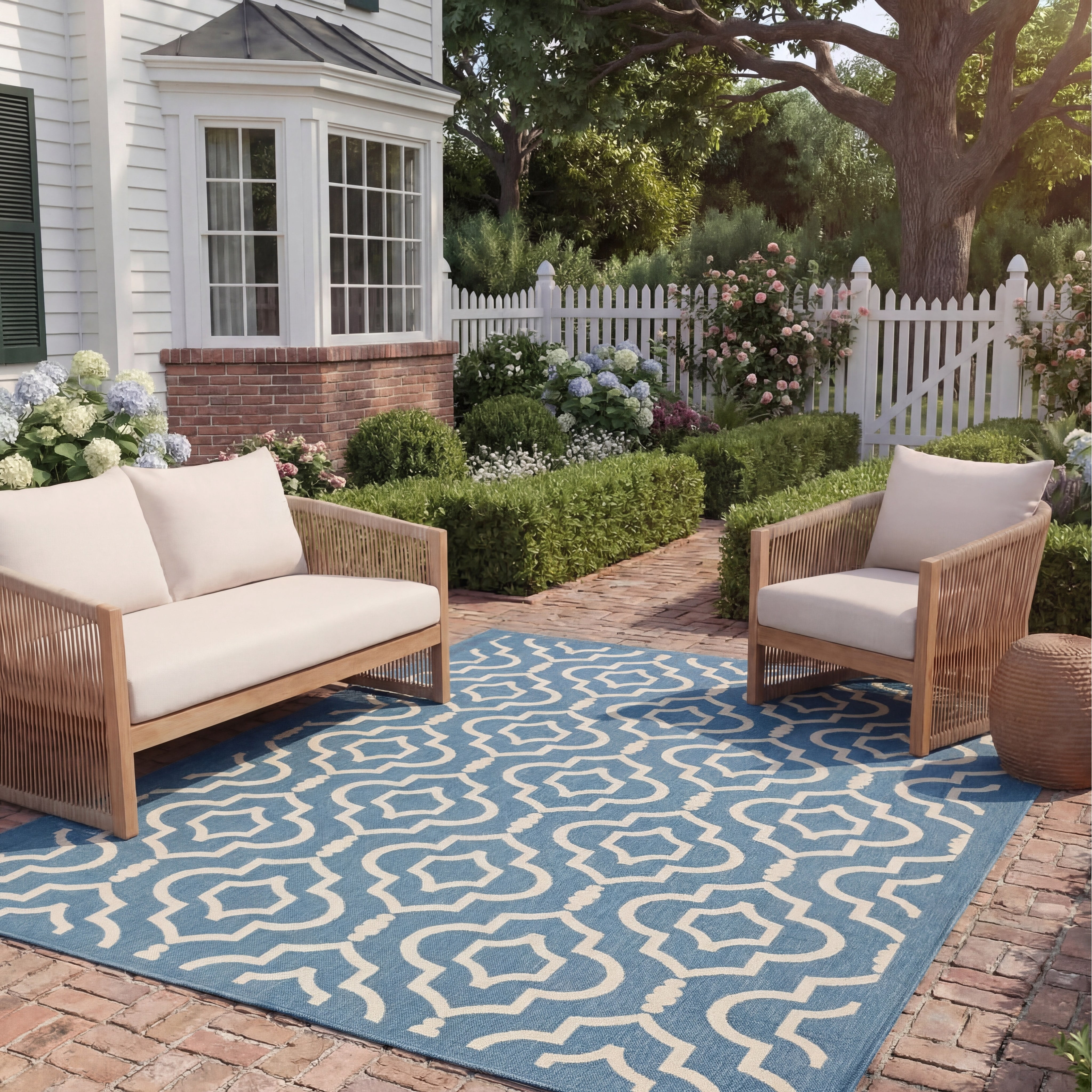 Safavieh Courtyard Lavern Geometric Indoor/Outdoor Area Rug, Blue/Beige, 8' x 11'
