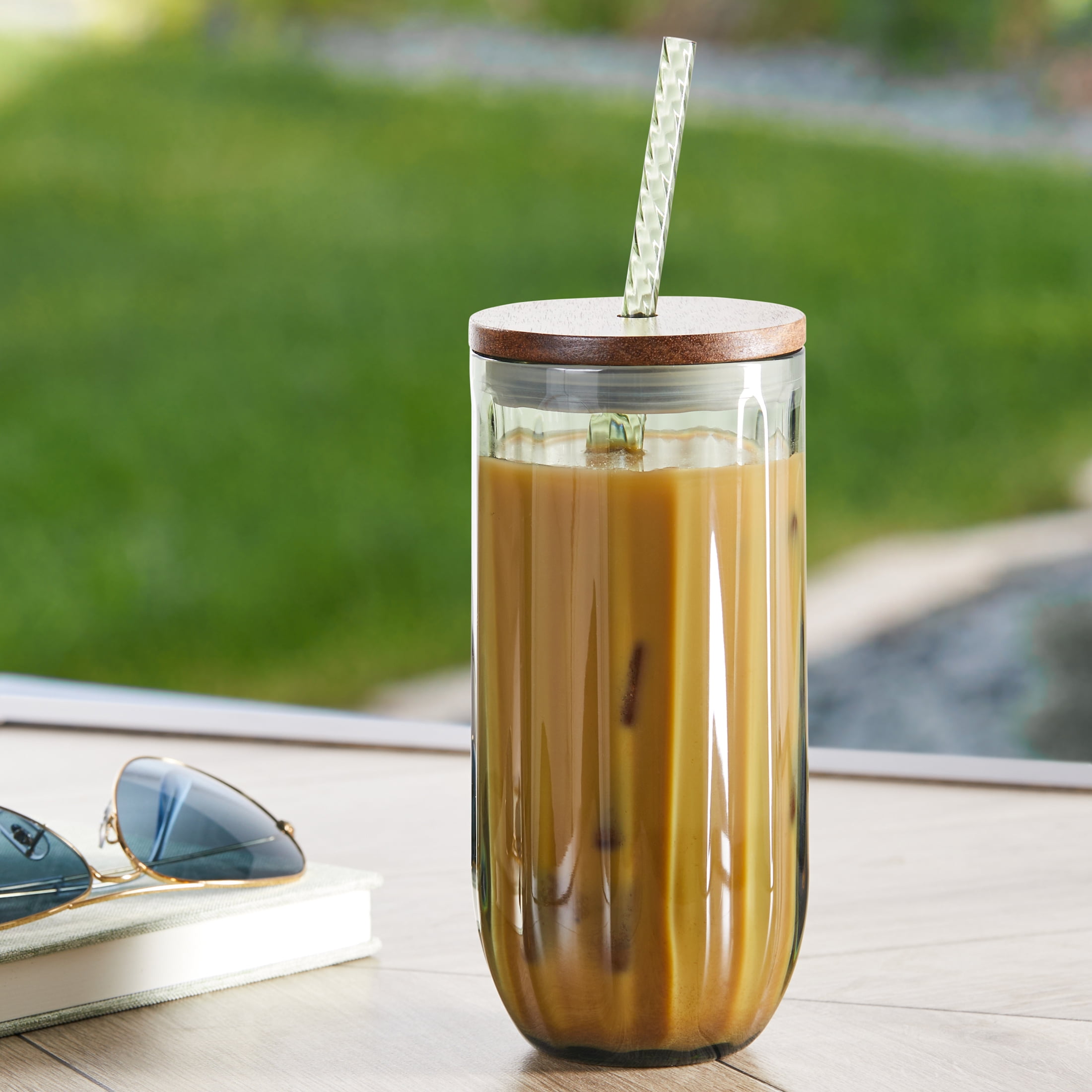 Better Homes & Gardens 4-Piece 21-Ounce Tritan Plastic Sipper and Straw with Acacia Wood Lid Set, Green