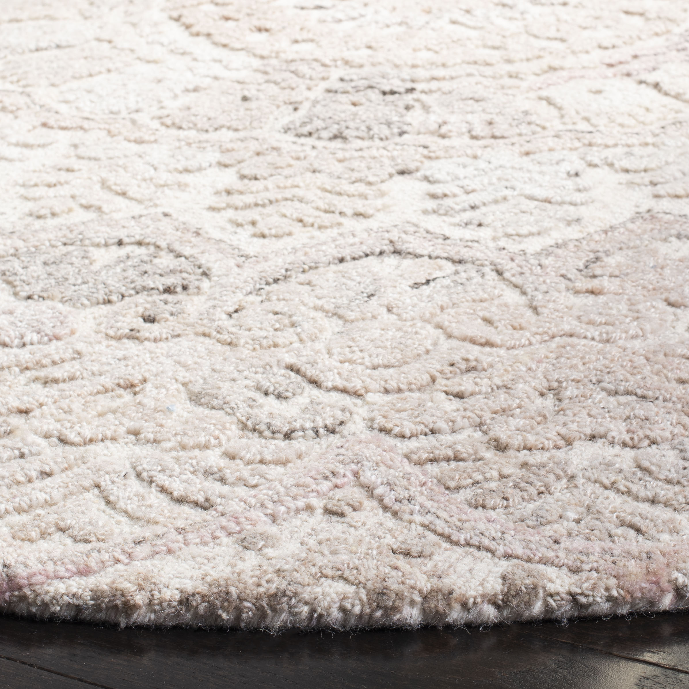 SAFAVIEH Marquee Georgiana Floral Area Rug, Beige/Ivory, 6' x 6' Round ...