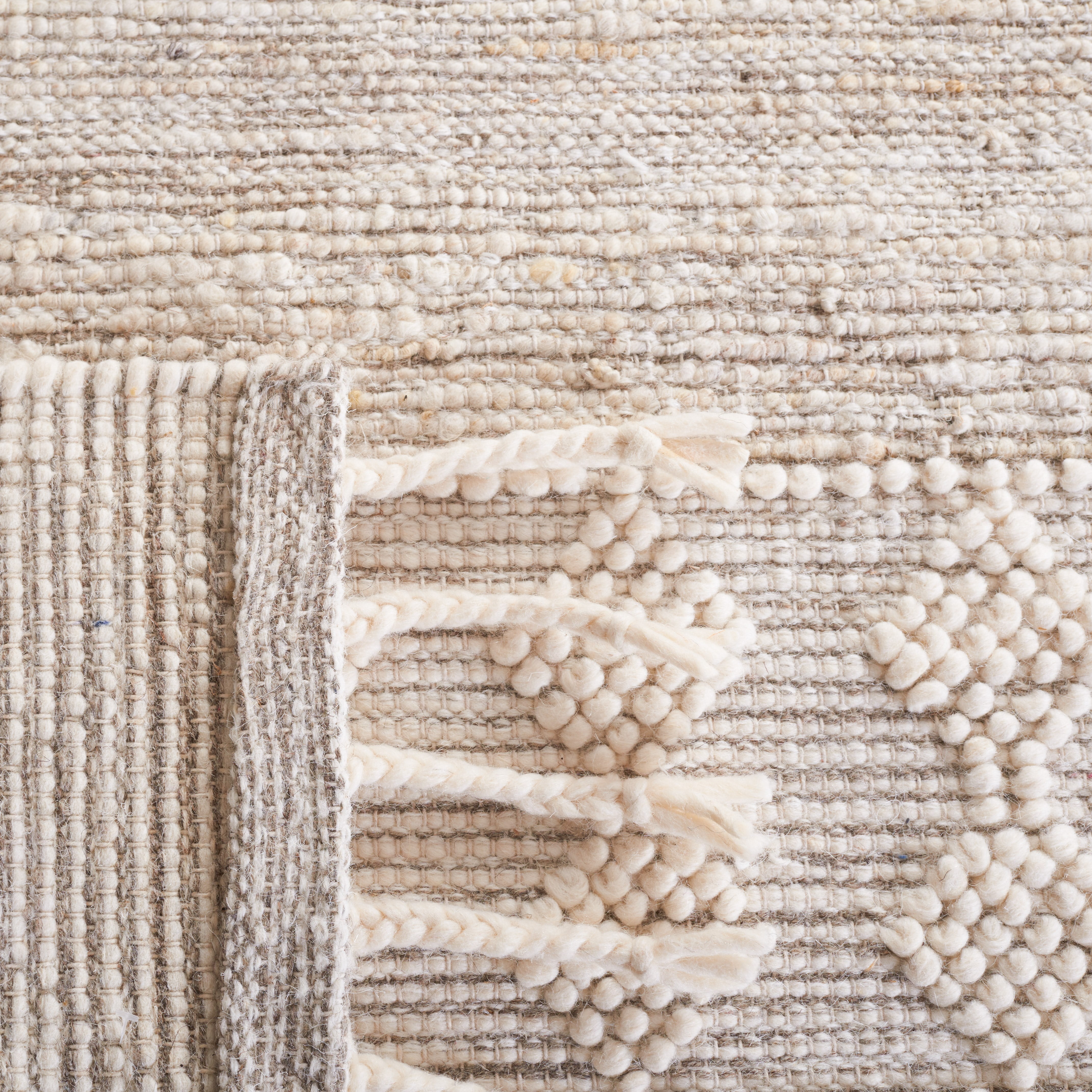 SAFAVIEH Natura Caitriona Southwestern Area Rug, Ivory/Beige, 6' x 9'