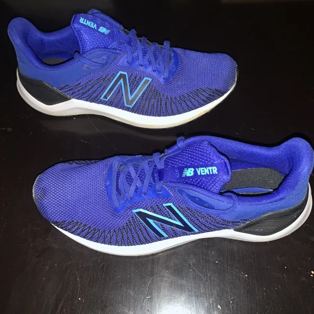 New Balance Ventr Running Shoe Blue Black White Mens Size 9.5 MVTRLY1