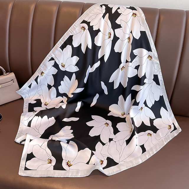 Bufanda de seda de imitación para mujer, pañuelo cuadrado con estampado de 70cm, diadema suave pequeña para exteriores, chal, Hijab, primavera y otoño, novedad de 2023