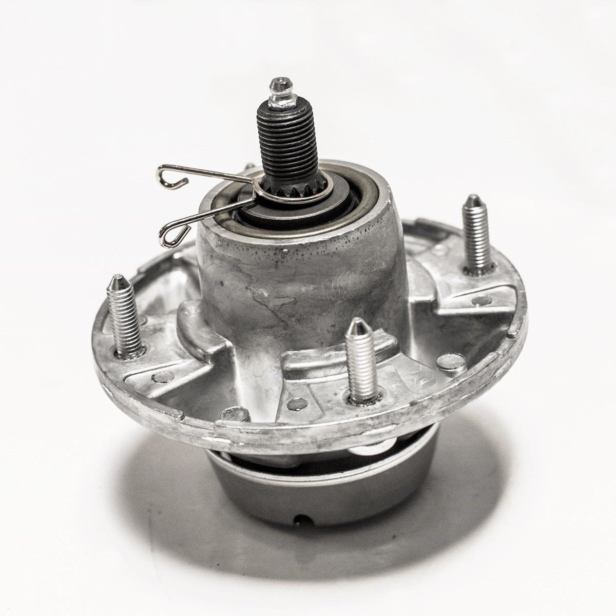 Spu 4Z9WUHA3UN5J Spindle For JOHN DEERE X300 X320 X324 X500 Z425 Z435 Z445